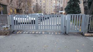 Распашные ворота решетчатые