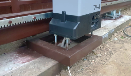 Привод с площадкой