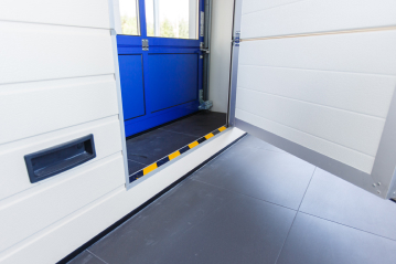 Со стандартным порогом 145 мм