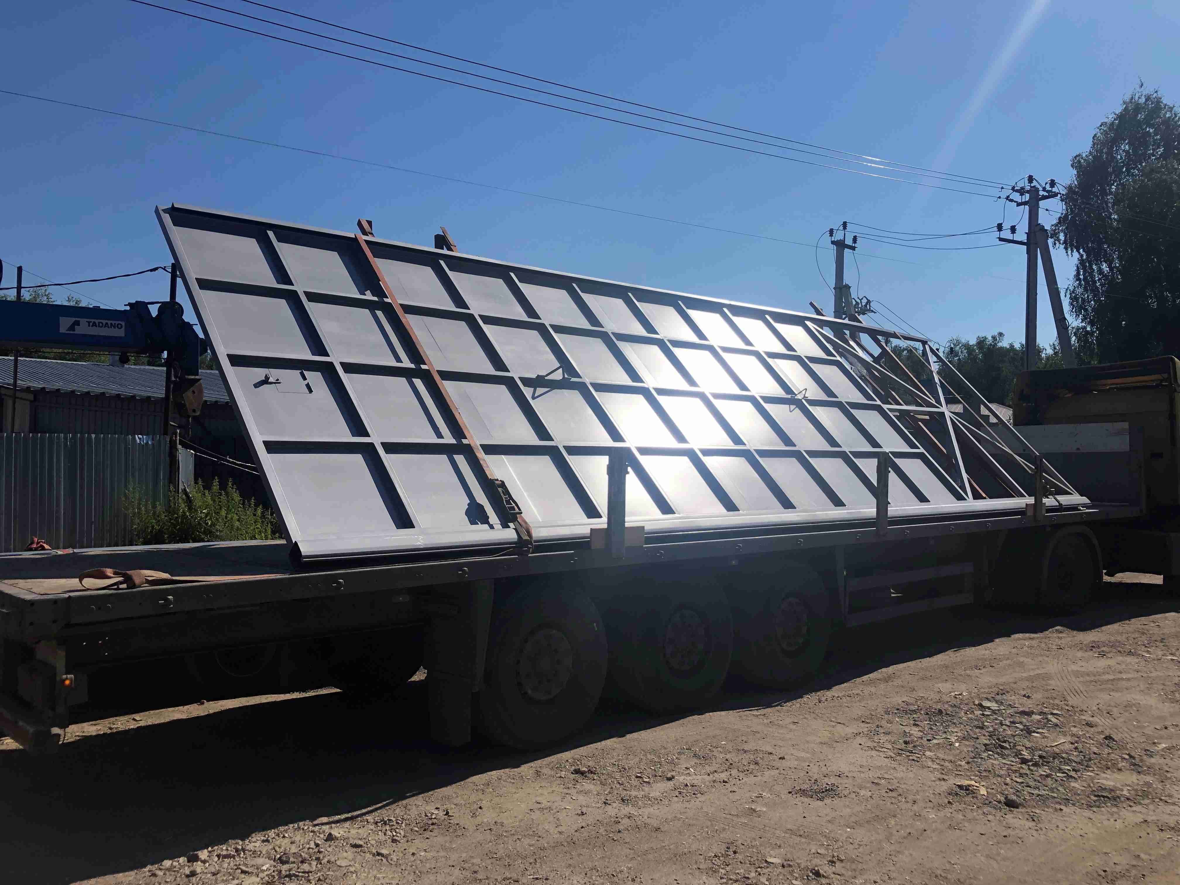 Усиленные откатные ворота лист зашивки 6 мм погрузка на доставку