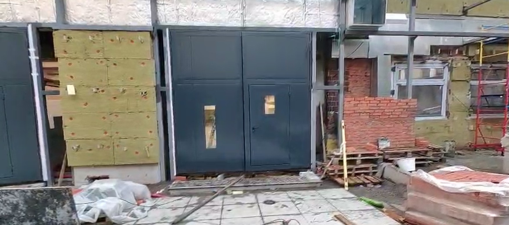 Видео работы распашных утеплённых ворот подземного паркинга &mdash; Дом Правительства РФ