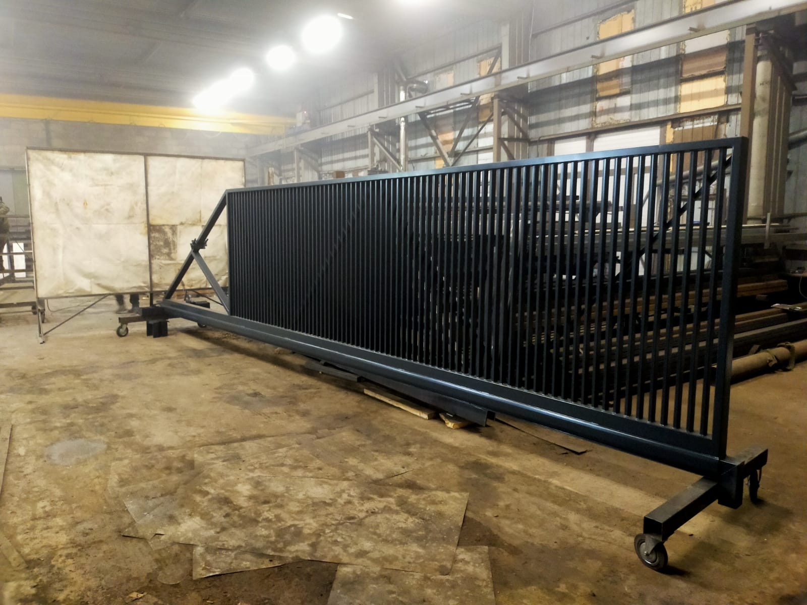 Телескопические ворота &mdash; вид со стороны проезда, флагманский центр Гостехнадзора