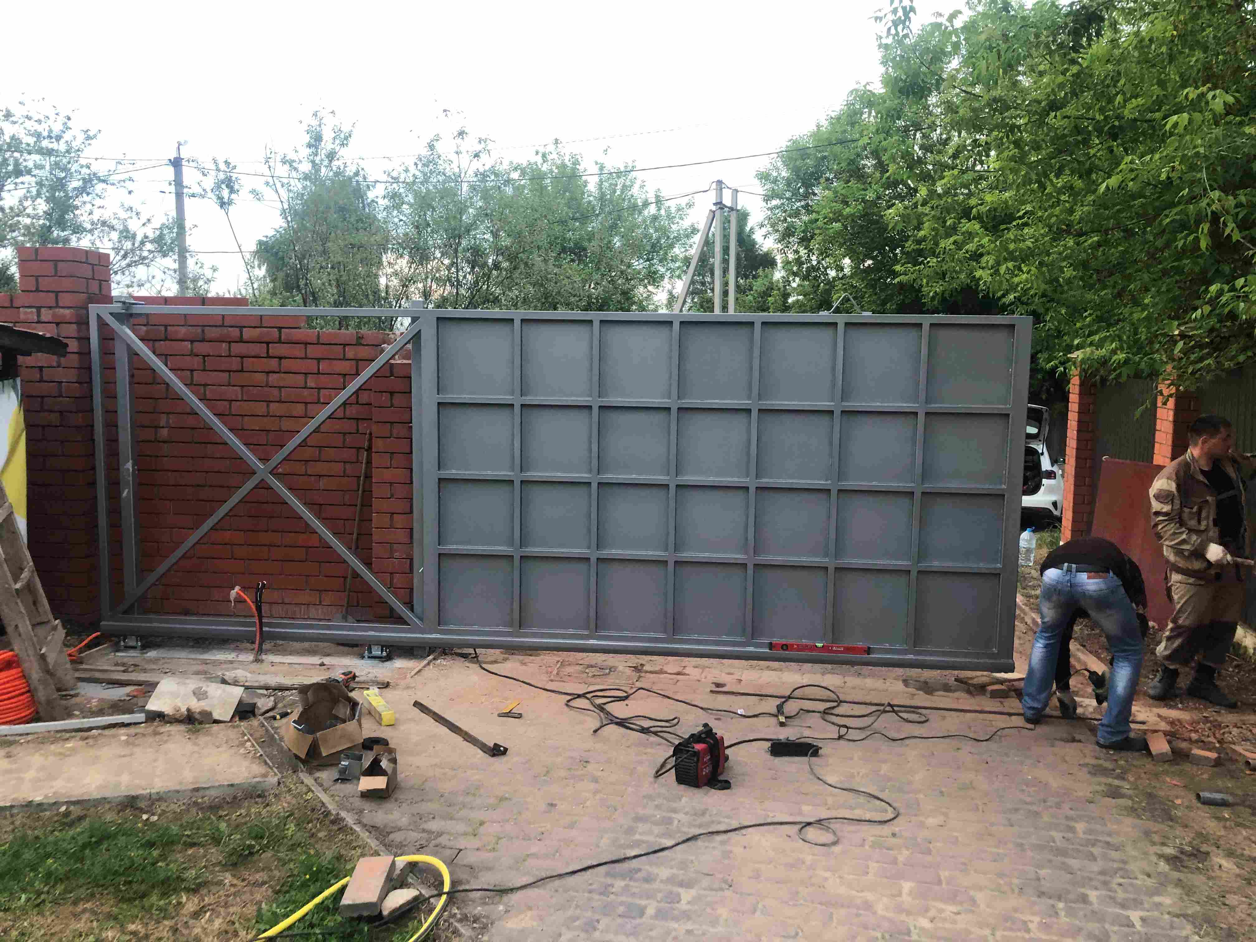 Усиленные откатные ворота &mdash; монтаж и выставление геометрии