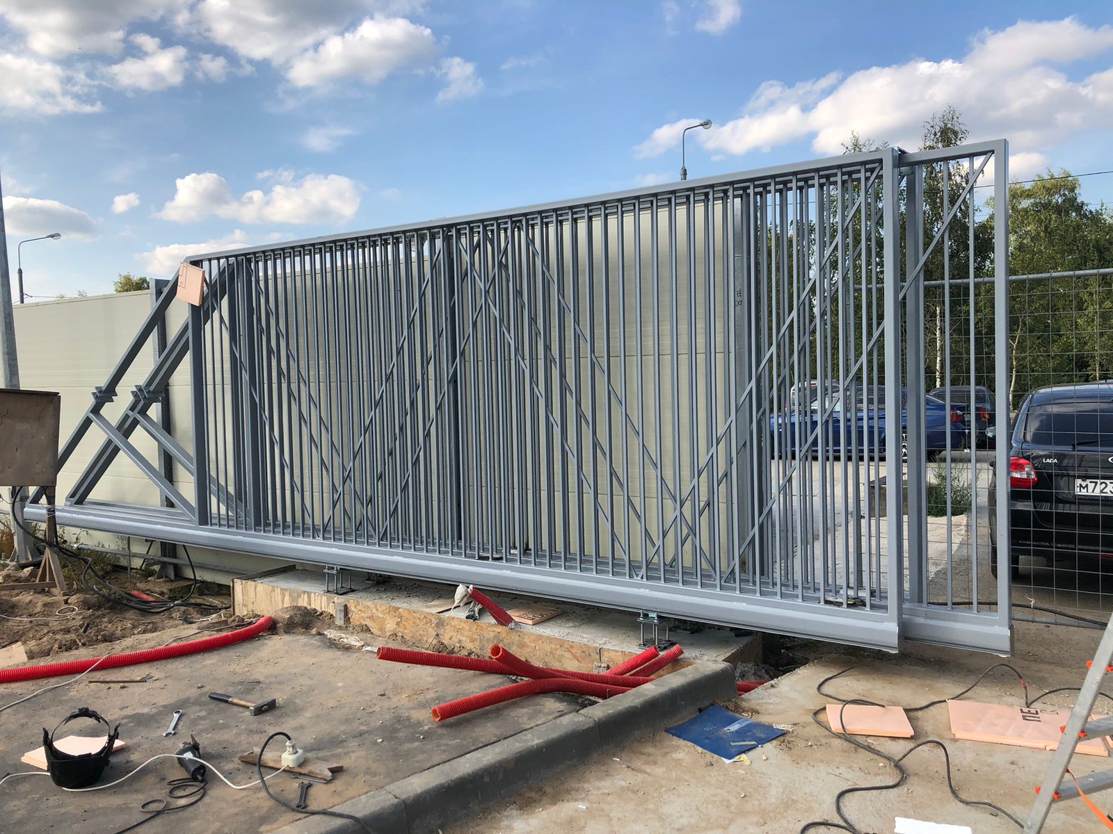 Монтаж телескопических ворот на обьекте проём 18 метров